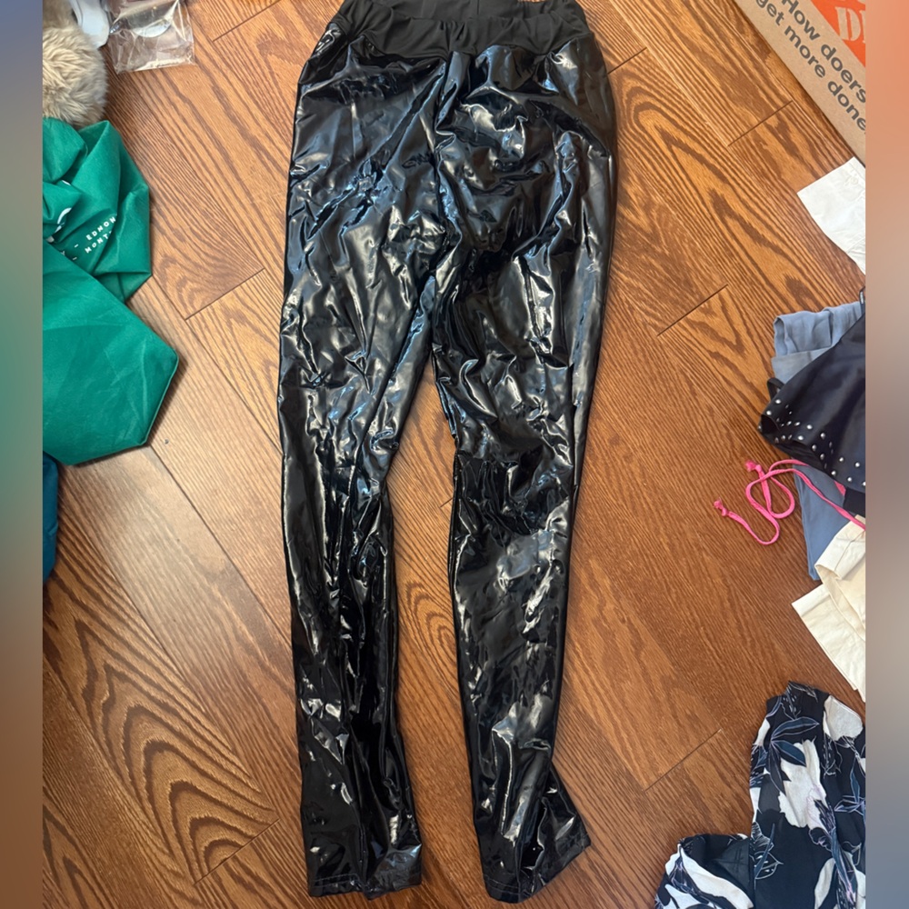 Glossy Black Women's Leggings vynil